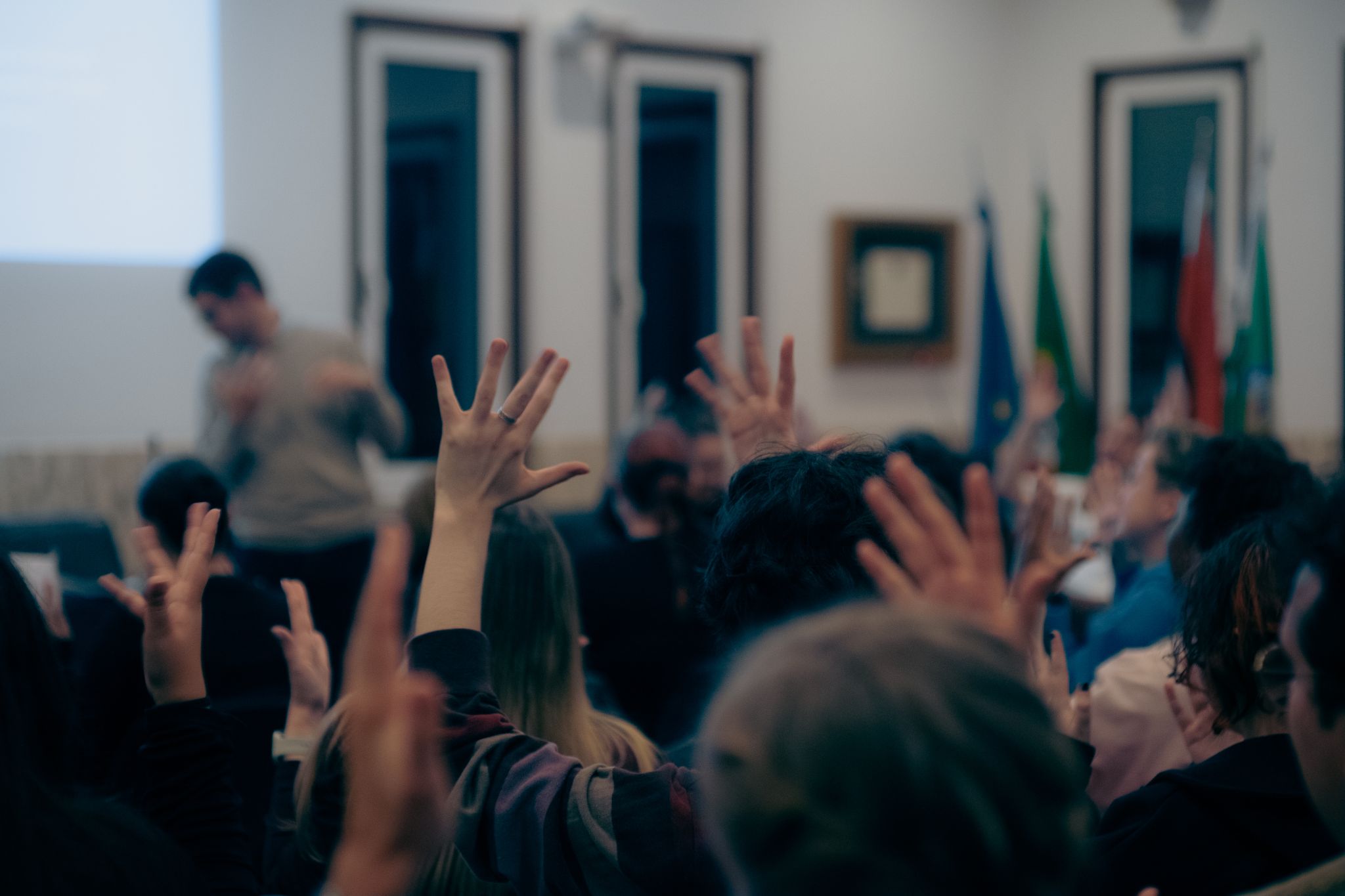 pessoas surdas a "bater palmas" no ar!